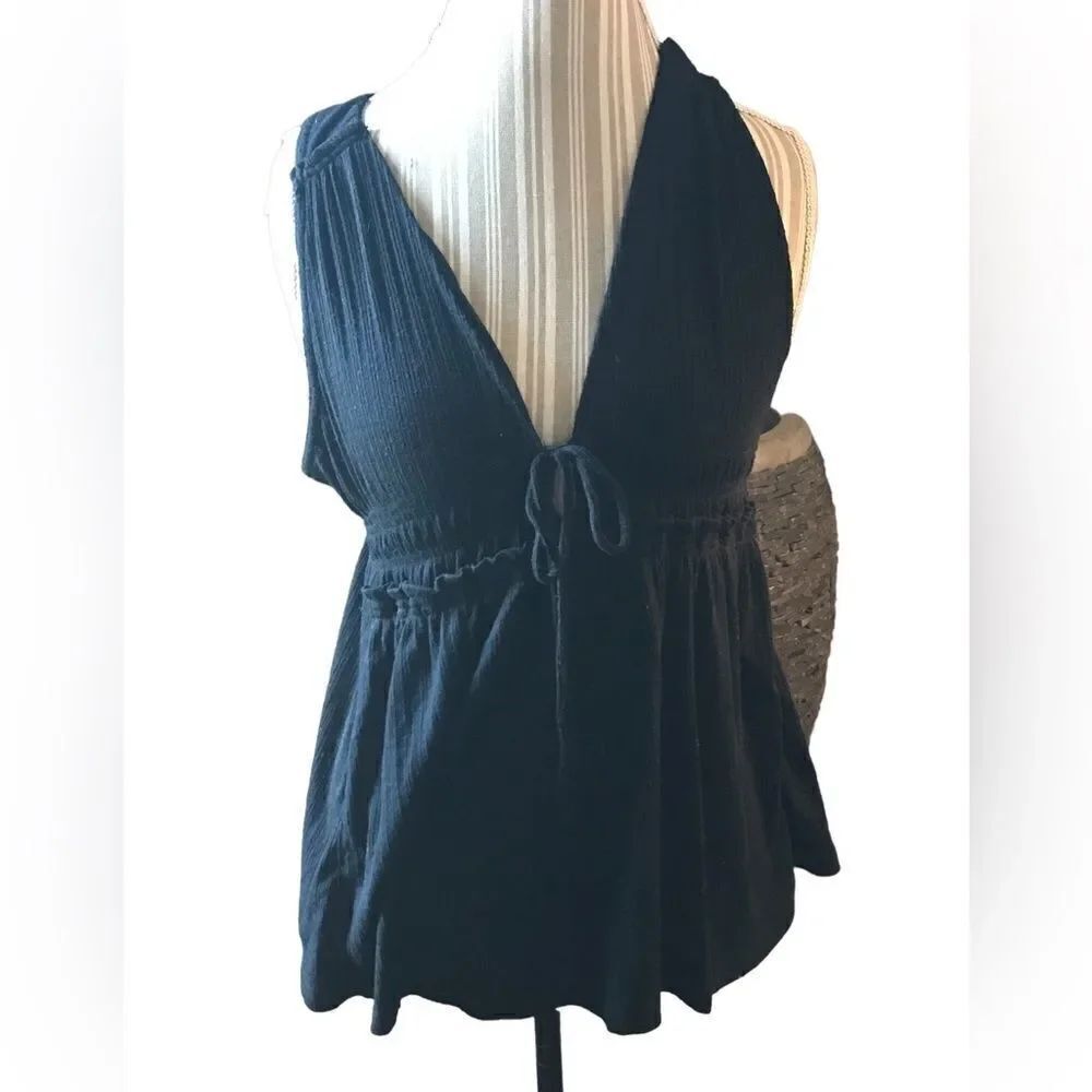 Free People size medium black top excellent condition see pics